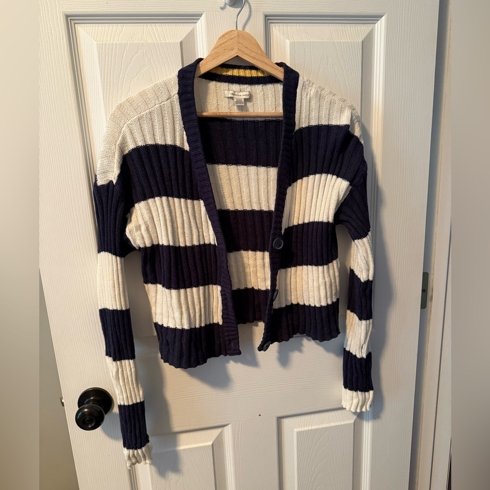 American Eagle Striped Navy and White Women's Sweater Size Small
